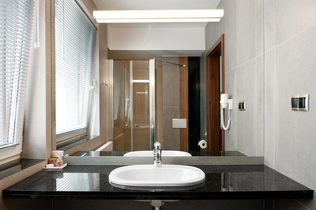 Hotel Piano Lublin Room photo